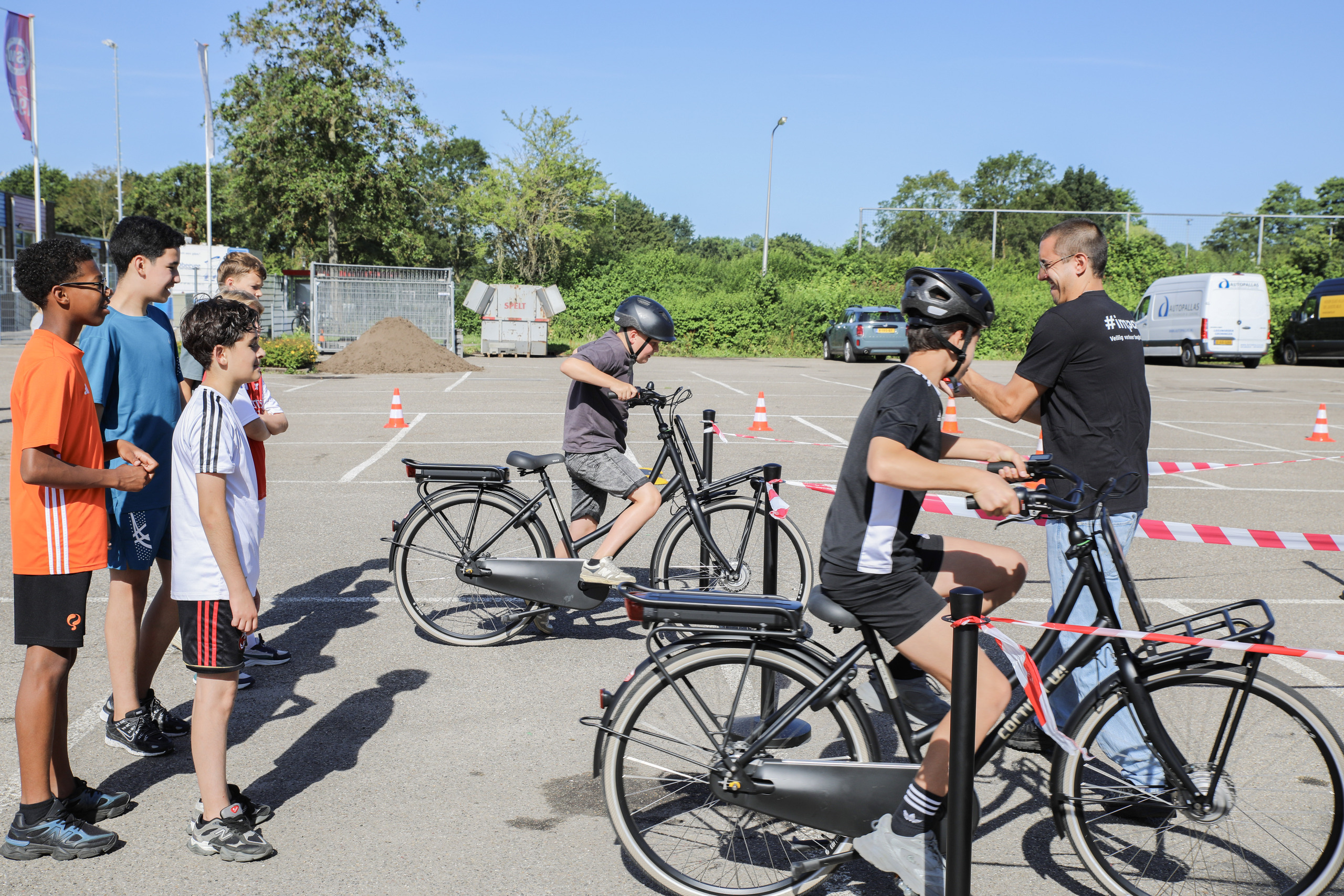 pbweek27_26060_E-bike simulator en fietsparcours brengt verkeersveiligheid tot leven voor leerlingen in De Ronde Venen-2