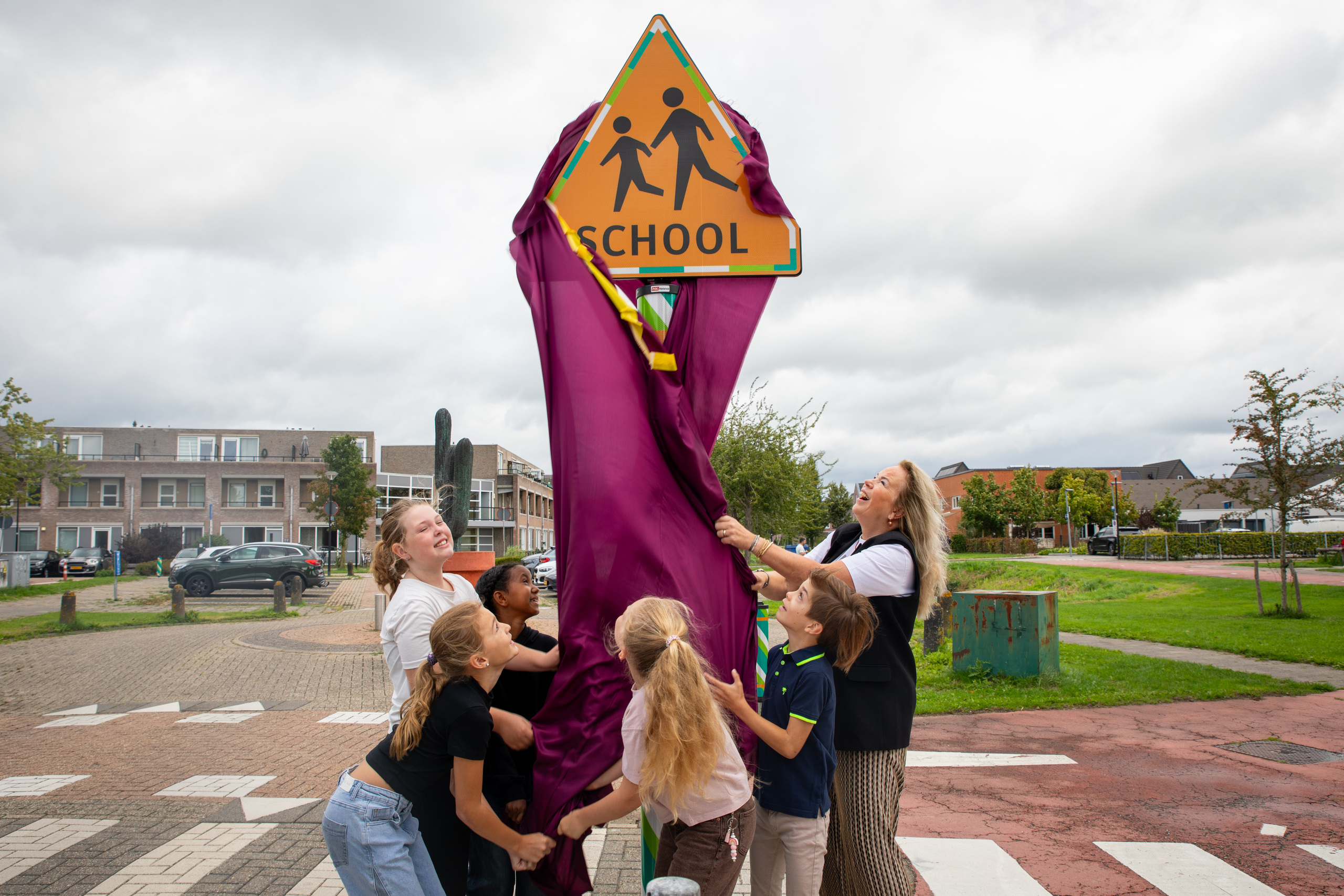 pbweek36_26075_Gemeente De Ronde Venen opent vernieuwde schoolzones en geeft startschot voor veilig nieuw schooljaar