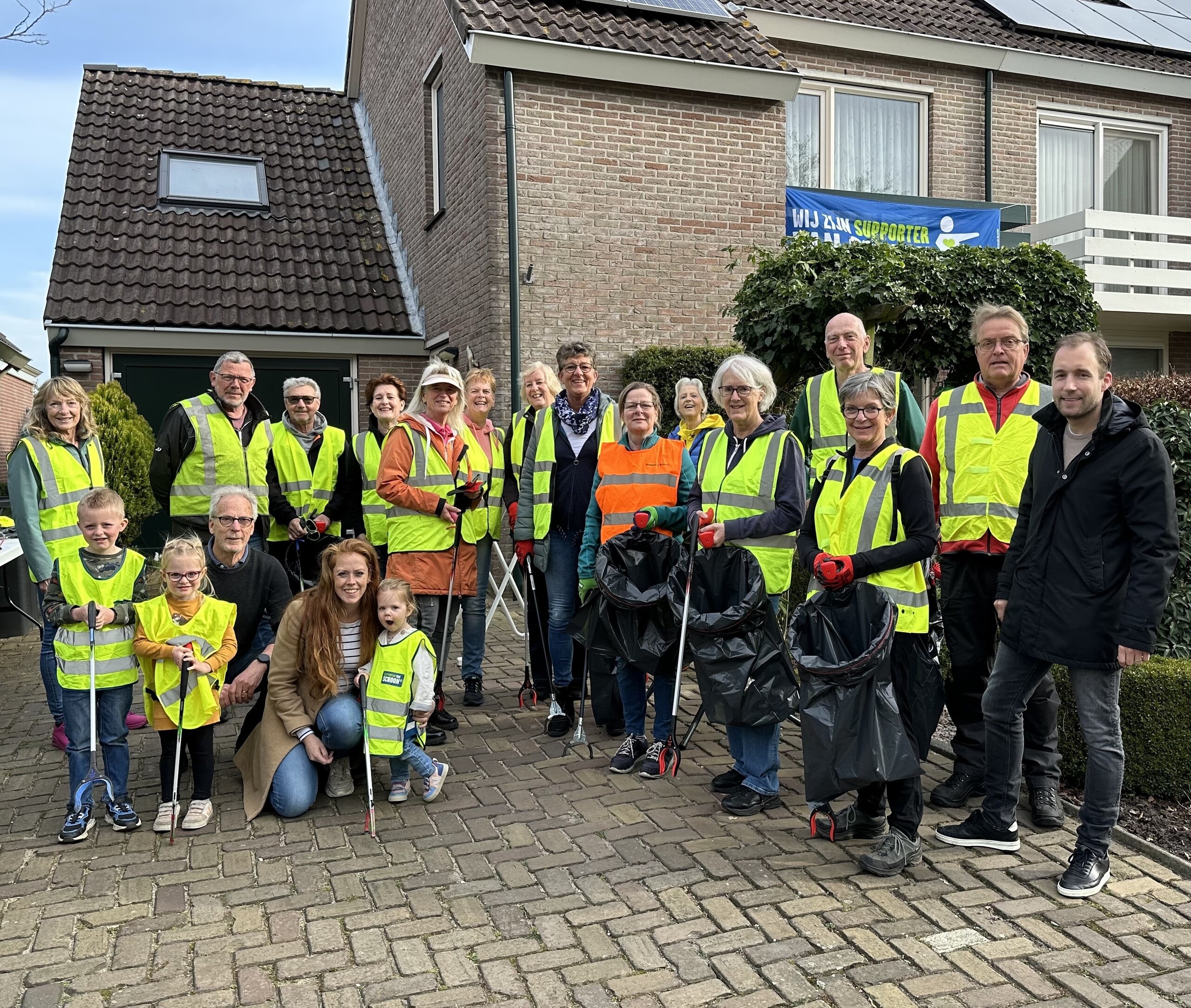 pbweek13_25040_Gemeente De Ronde Venen weer stukje schoner dankzij Landelijke Opschoondag