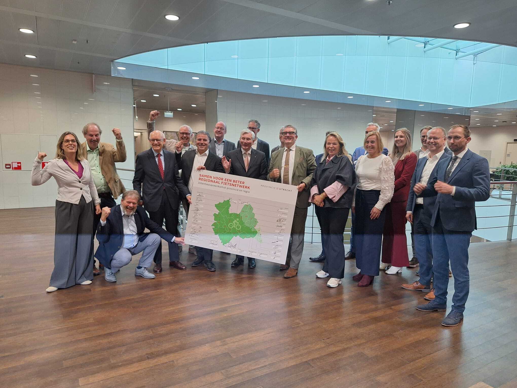pbweek42_25119_Gemeente ondertekent intentieovereenkomst voor verbetering fietsnetwerk