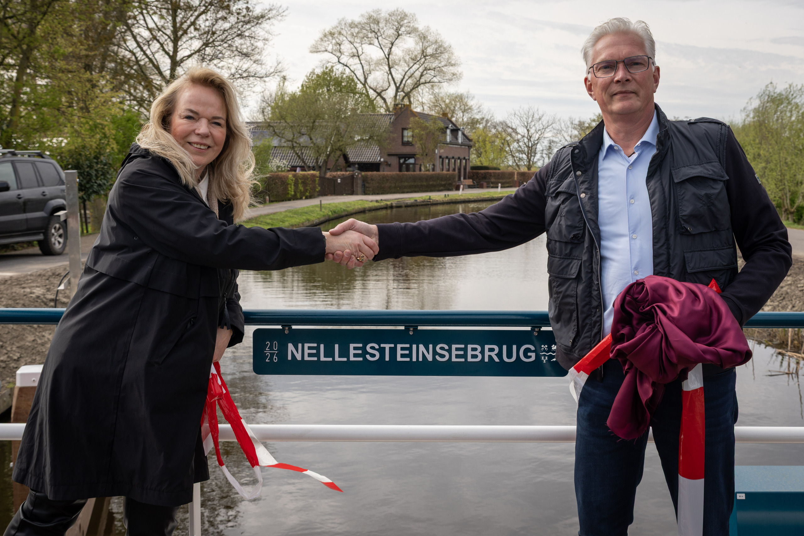 pbweek16_26039_Vernieuwde bruggen in Abcoude feestelijk geopend